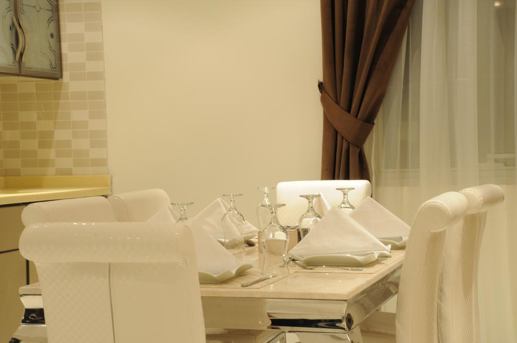 Al Yamama Palace Hotel Suites Riad Habitación foto